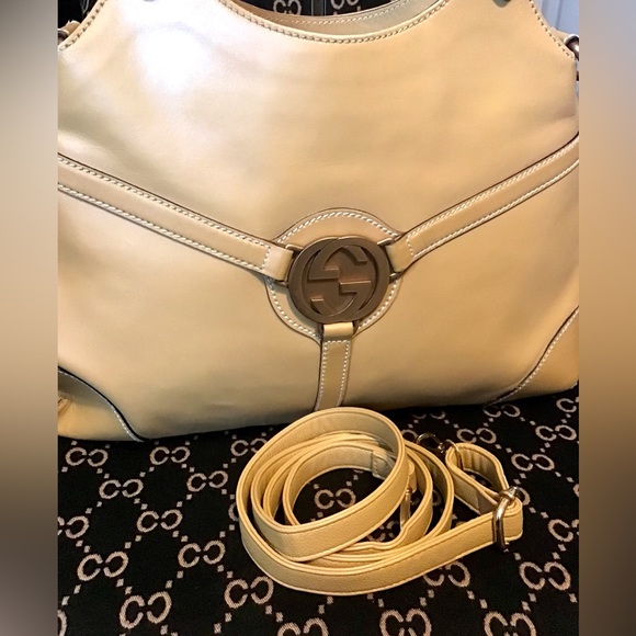 Gucci Bags - Picture 9 of 16